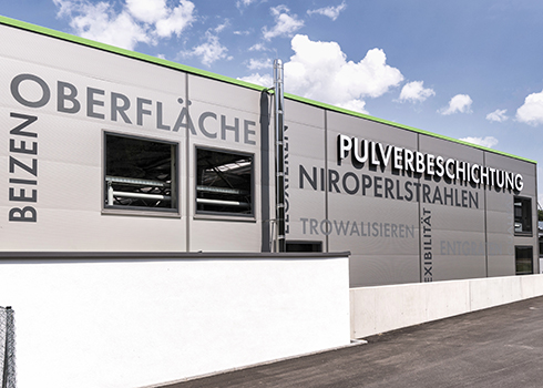 Firmengebäude reku Color in Tirol, Österreich