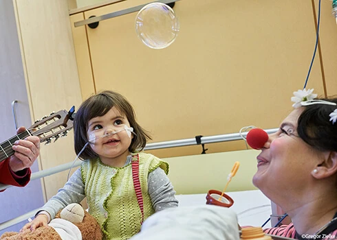 H2O GmbH regala risas: donación navideña para los «Red Noses»