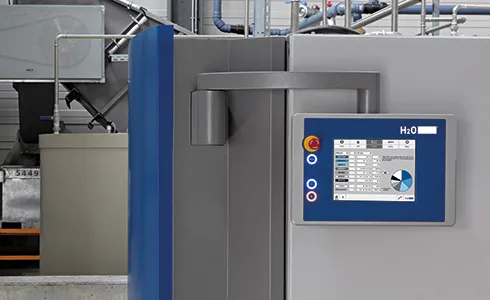 Promoción de aniversario de H2O GmbH: ¡6 meses de Smart Services gratis para su sistema de destilación al vacío VACUDEST!